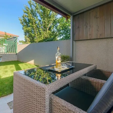 Petra Apartamento Pula